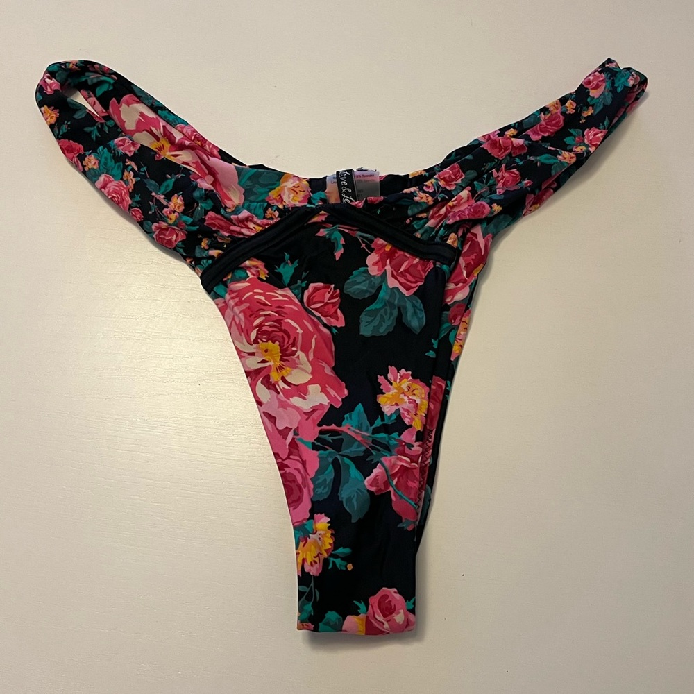 Rosewater cheeky bikini bottom size L - ONLY WORN 2x. BOTTOMS ONLY - Picture 6 of 9
